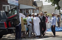  Muslims Mourn Bangladeshi Imam 